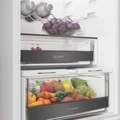 Whirlpool WHK2 5324 B6E beépíthető alulfagyasztós hűtőszekrény 6. kép