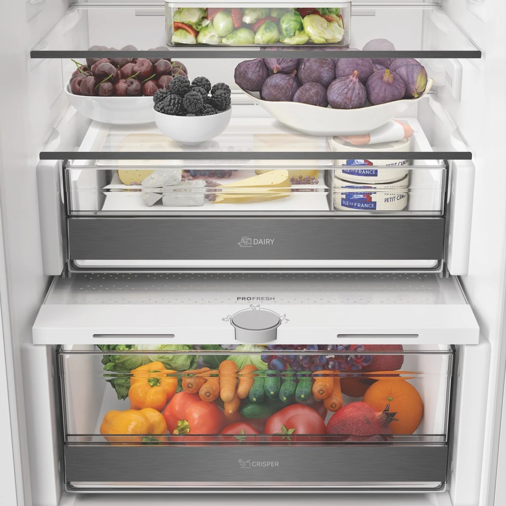 Whirlpool WHK2 5294 B6E beépíthető alulfagyasztós hűtőszekrény 9. kép