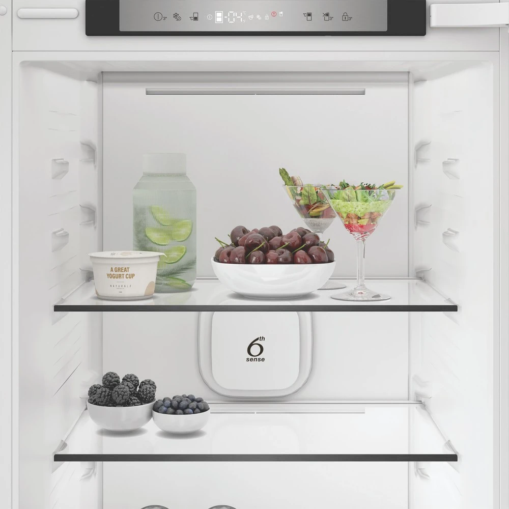 Whirlpool WHK2 5322 B4E beépíthető alulfagyasztós hűtőszekrény 3. kép