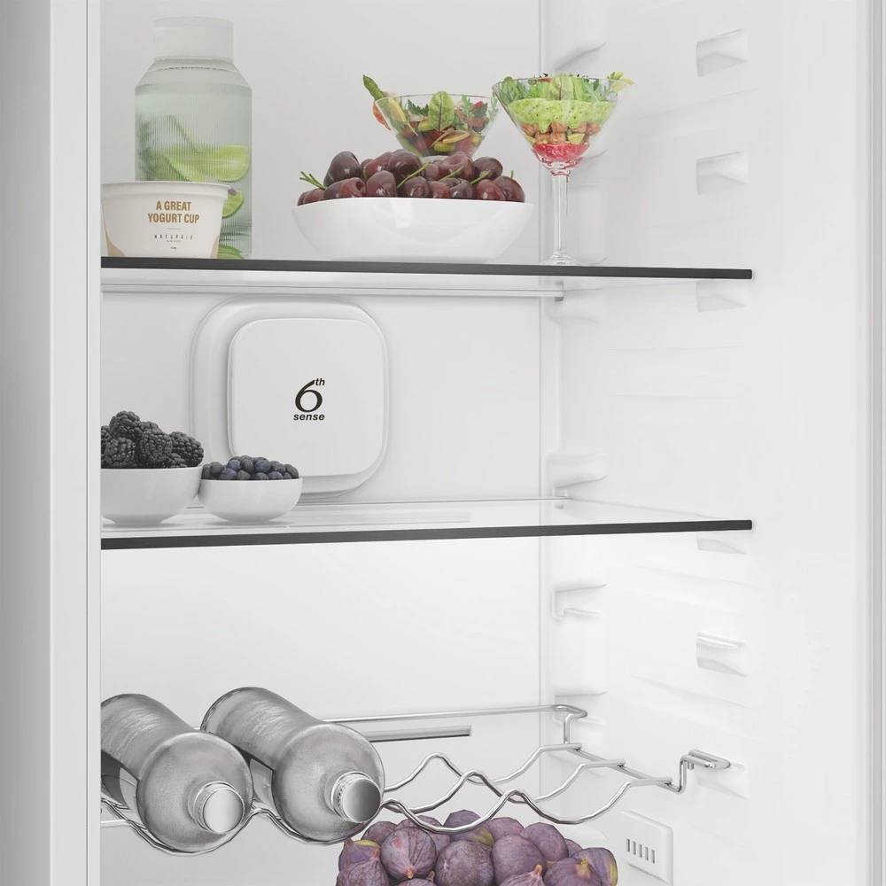 Whirlpool WHK2 5322 B4E beépíthető alulfagyasztós hűtőszekrény 5. kép